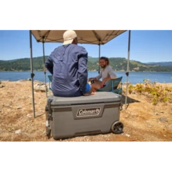 Ghiacciaia Coleman Convoy 100 Qt Wheeled -Vendite Lando Sport ghiacciaia coleman convoy 100 qt wheleed mantenimento cibo bevande fredde fino a 5 giorni 97 litri antibatterico 2213849 5
